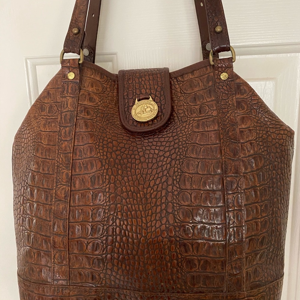 BRAHMIN BAG W/adjustable strap. Very good cond. - Picture 2 of 11
